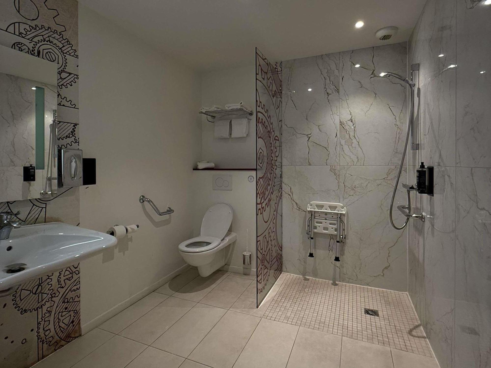 Hotel Ibis Styles Paris Mairie De Clichy Esterno foto
